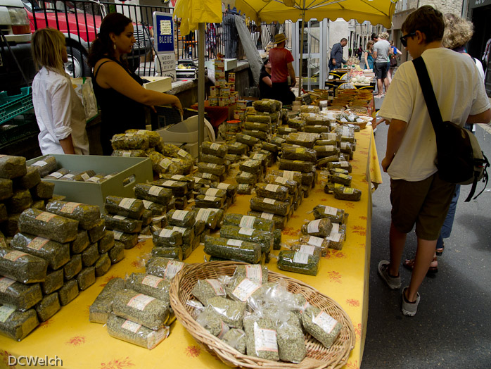 Market day  at Saint-Rémy