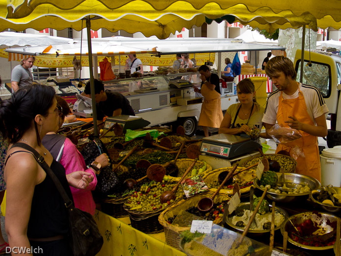 Market day  at Saint-Rémy